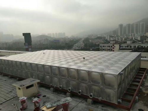 組合水箱完工外觀(guān)圖